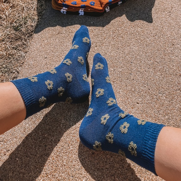 Cute Flower Socks - Picture 4 of 9